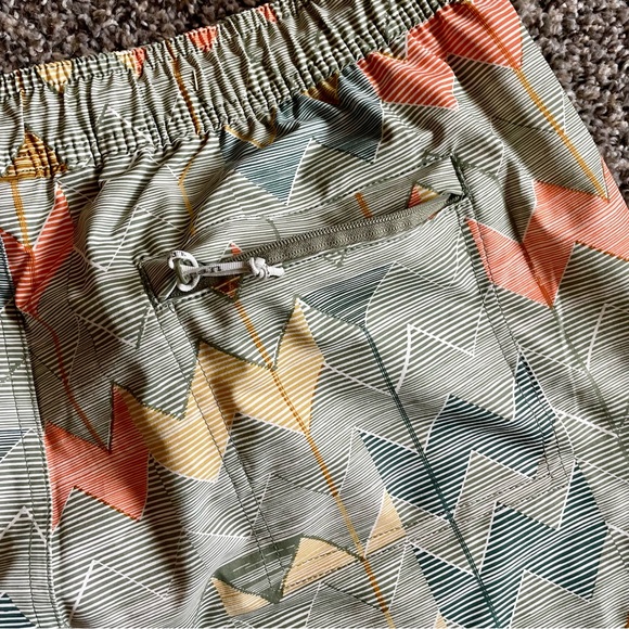 L.L. Bean Geometric Chevron Patterned Shorts Green and Orange Swim Trunks Large - Picture 7 of 14